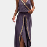 Mono Donatila Unique avec Détails Dorés et Jambes Ouvertes