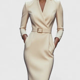 Robe noire raffinée Adriana avec ceinture et col mandarin