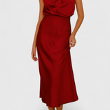 Robe Rina Élégante avec Col Halter Drapé