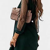 Robe Mini Élégante Calandra avec Décolleté Sophistiqué et Silhouette Agréable