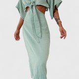 Robe Fluide Myra avec Nœud Frontal et Découpes