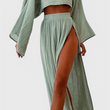 Ensemble Martha de Deux Pièces avec Jupe à Grande Découpe