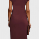 Robe Midi Intemporelle Katrina avec Col Rond et Détail Drapé