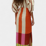 Robe Alison Douce avec Décolleté Avant et Manches Bouffantes