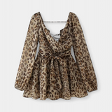 Robe Mini Skylar avec Décolleté en V et Manches Légères