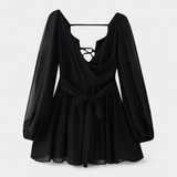 Robe Mini Skylar avec Décolleté en V et Manches Légères