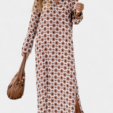 Robe Géométrique Longue Brisa avec Fente Latérale et Décolleté en V