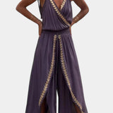 Mono Donatila Unique avec Détails Dorés et Jambes Ouvertes