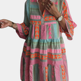 Robe Courte Brodée Gina Boho avec Décolleté en V et Manches Évasées