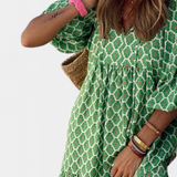 Robe Aroa Boho avec Imprimé Artistique et Silhouette Fluide