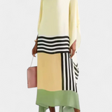 Caftan Géométrique Elenora avec Coupe Ample et Tissu en Maille en Forme de Papillon