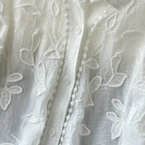 Chemise en Dentelle Brodée Prairie