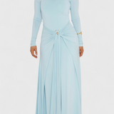 Robe Fátima Ajustée avec Plis et Détails Métalliques