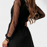 Robe Mini Élégante Calandra avec Décolleté Sophistiqué et Silhouette Agréable