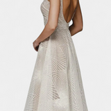 Robe Longue Everleigh avec Broderie et Coupe A-Line