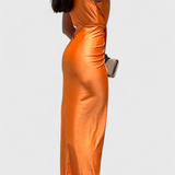 Robe Midi Lakisha Avec Plis et Décolleté Profond