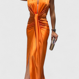 Robe Midi Lakisha Avec Plis et Décolleté Profond