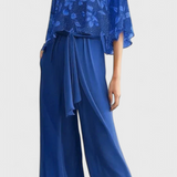 Ensemble Texturé Claribel de Deux Pièces avec Décolleté en V et Jambes Larges