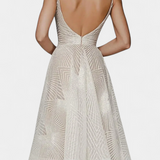 Robe Longue Everleigh avec Broderie et Coupe A-Line