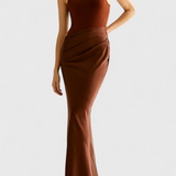 Robe Maxi Mafalda avec Style de Top à Bretelles et Silhouette Ajustée