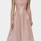 Robe Longue Everleigh avec Broderie et Coupe A-Line