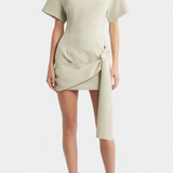 Robe Mini Coraline avec Ceinture Drapée et Boucle Dorée