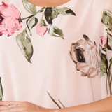 Robe en Chiffon Fluide Tameka avec Pétales et Manches Transparentes