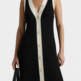 Robe en tricot sans manches Brielle avec décolleté en V et boutons contrastés